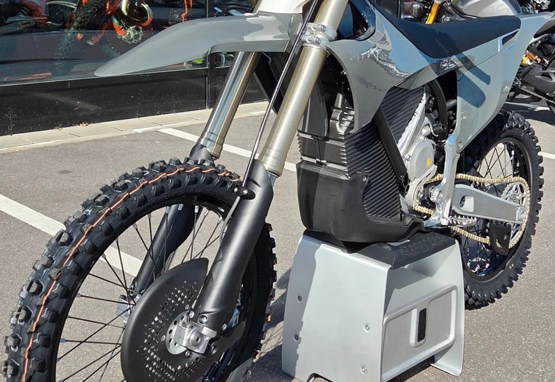 Zum Vergrößern bitte anklicken! Angebot Stark Future Varg MX
