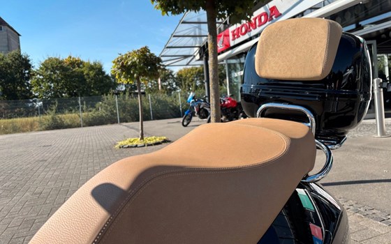 Gebrauchtmotorrad Vespa GTS 300 - Bild 11