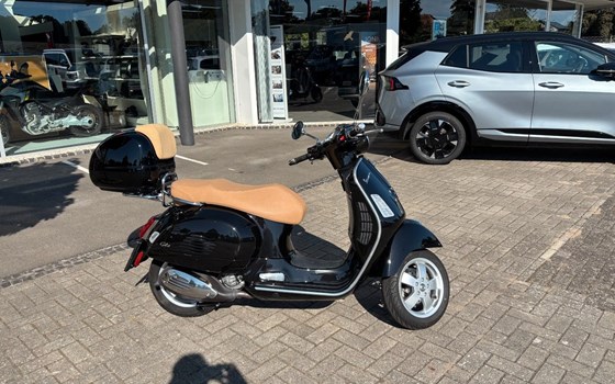 Gebrauchtmotorrad Vespa GTS 300 - Bild 2