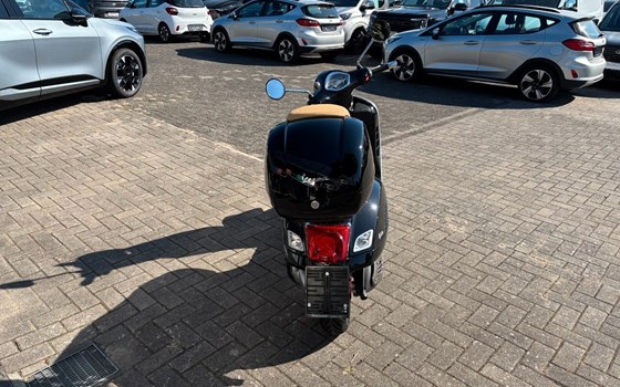 Gebrauchtmotorrad Vespa GTS 300 - Bild 4