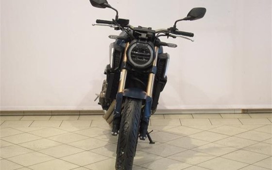 Gebrauchtmotorrad Honda CB650R - Bild 3 Gebrauchtmotorrad Honda CB650R - Bild 3