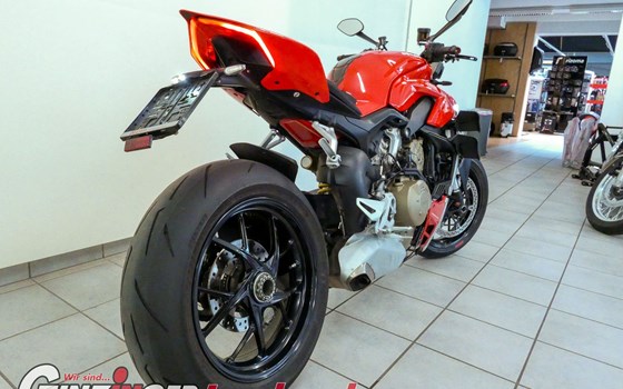 Gebrauchtmotorrad Ducati Streetfighter V4 - Bild 3 Gebrauchtmotorrad Ducati Streetfighter V4 - Bild 3