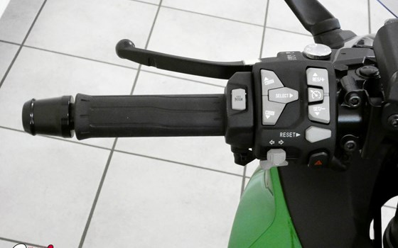 Neufahrzeug Kawasaki Ninja 1100SX SE - Bild 8 Neufahrzeug Kawasaki Ninja 1100SX SE - Bild 8