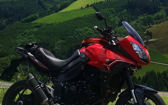Gebrauchtmotorrad Triumph Tiger 1050 - Bild 9 Gebrauchtmotorrad Triumph Tiger 1050 - Bild 9