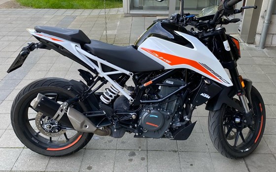 Gebrauchtmotorrad KTM 390 Duke - Bild 1 Gebrauchtmotorrad KTM 390 Duke - Bild 1