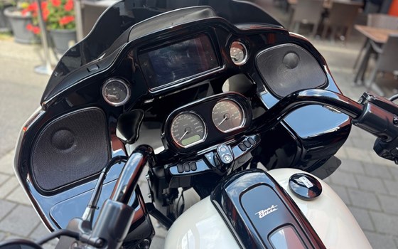 Gebrauchtmotorrad Harley-Davidson Touring Road Glide ST - Bild 12 Gebrauchtmotorrad Harley-Davidson Touring Road Glide ST - Bild 12