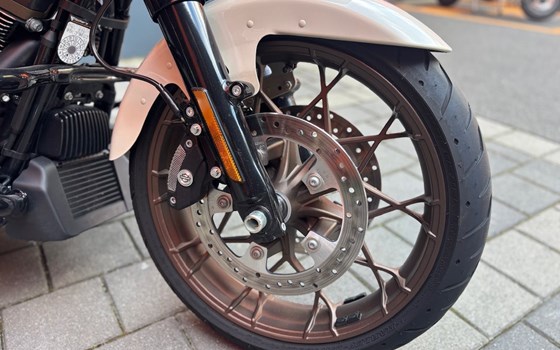 Gebrauchtmotorrad Harley-Davidson Touring Road Glide ST - Bild 6 Gebrauchtmotorrad Harley-Davidson Touring Road Glide ST - Bild 6