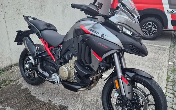 Gebrauchtmotorrad Ducati Multistrada V4 S Grand Tour - Bild 1 Gebrauchtmotorrad Ducati Multistrada V4 S Grand Tour - Bild 1