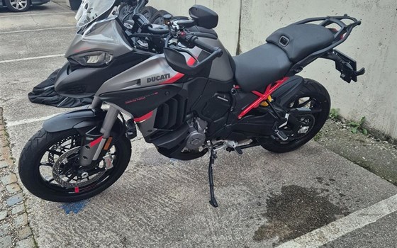 Gebrauchtmotorrad Ducati Multistrada V4 S Grand Tour - Bild 3 Gebrauchtmotorrad Ducati Multistrada V4 S Grand Tour - Bild 3