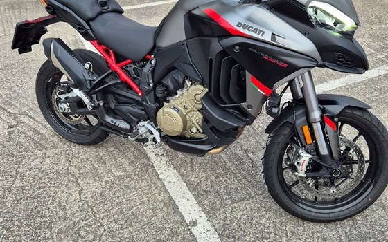 Gebrauchtmotorrad Ducati Multistrada V4 S Grand Tour - Bild 9 Gebrauchtmotorrad Ducati Multistrada V4 S Grand Tour - Bild 9