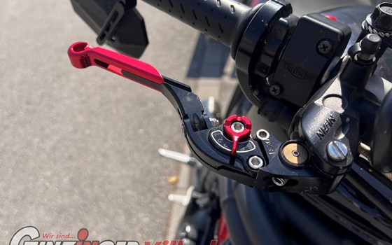 Gebrauchtmotorrad Triumph Speed Triple 1050 - Bild 12 Gebrauchtmotorrad Triumph Speed Triple 1050 - Bild 12