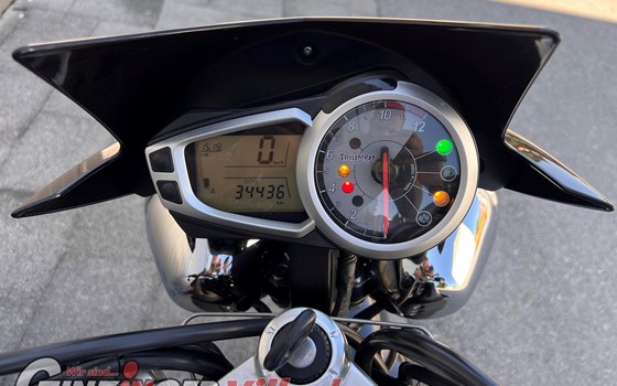 Gebrauchtmotorrad Triumph Speed Triple 1050 - Bild 17 Gebrauchtmotorrad Triumph Speed Triple 1050 - Bild 17