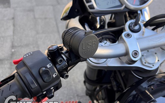 Gebrauchtmotorrad Triumph Speed Triple 1050 - Bild 18 Gebrauchtmotorrad Triumph Speed Triple 1050 - Bild 18