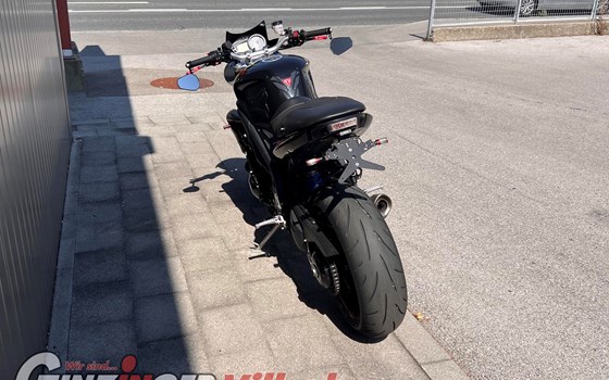 Gebrauchtmotorrad Triumph Speed Triple 1050 - Bild 8 Gebrauchtmotorrad Triumph Speed Triple 1050 - Bild 8