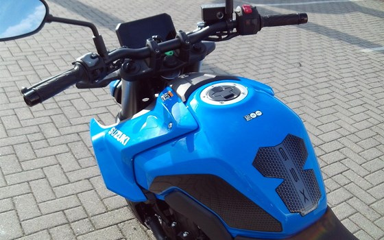 Gebrauchtmotorrad Suzuki GSX-8S - Bild 8