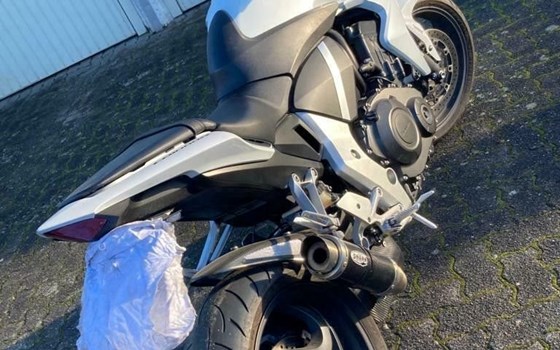 Gebrauchtmotorrad Honda CB 1000 R - Bild 4