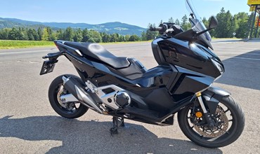 Honda Forza 750