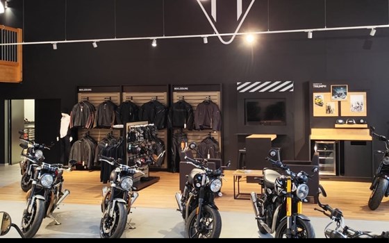 Gebrauchtmotorrad Ducati Streetfighter V4 S - Bild 6