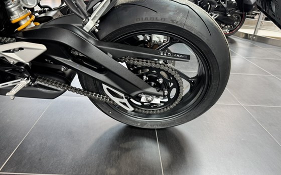 Neufahrzeug Triumph Street Triple 765 R A2 - Bild 6 Neufahrzeug Triumph Street Triple 765 R A2 - Bild 6