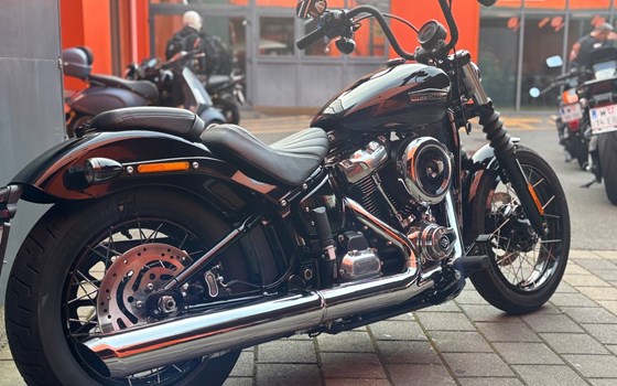 Gebrauchtmotorrad Harley-Davidson Street Bob 117 - Bild 3 Gebrauchtmotorrad Harley-Davidson Street Bob 117 - Bild 3