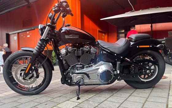 Gebrauchtmotorrad Harley-Davidson Street Bob 117 - Bild 4 Gebrauchtmotorrad Harley-Davidson Street Bob 117 - Bild 4