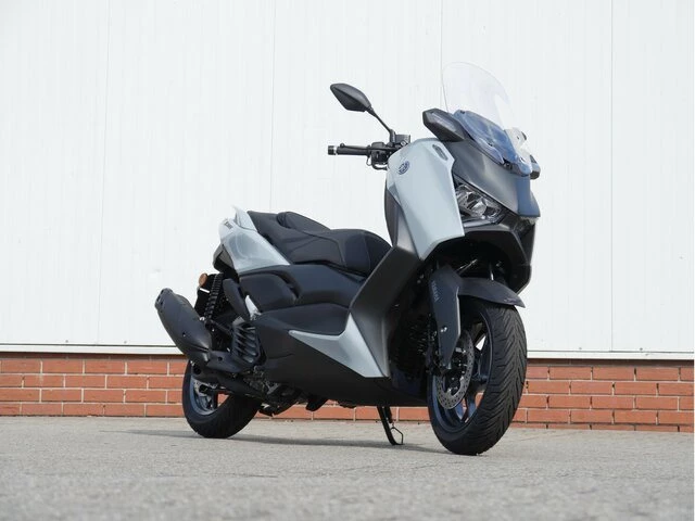 Angebot Yamaha XMAX 125 Tech MAX+ Bild 2: Angebot Yamaha XMAX 125 Tech MAX+
