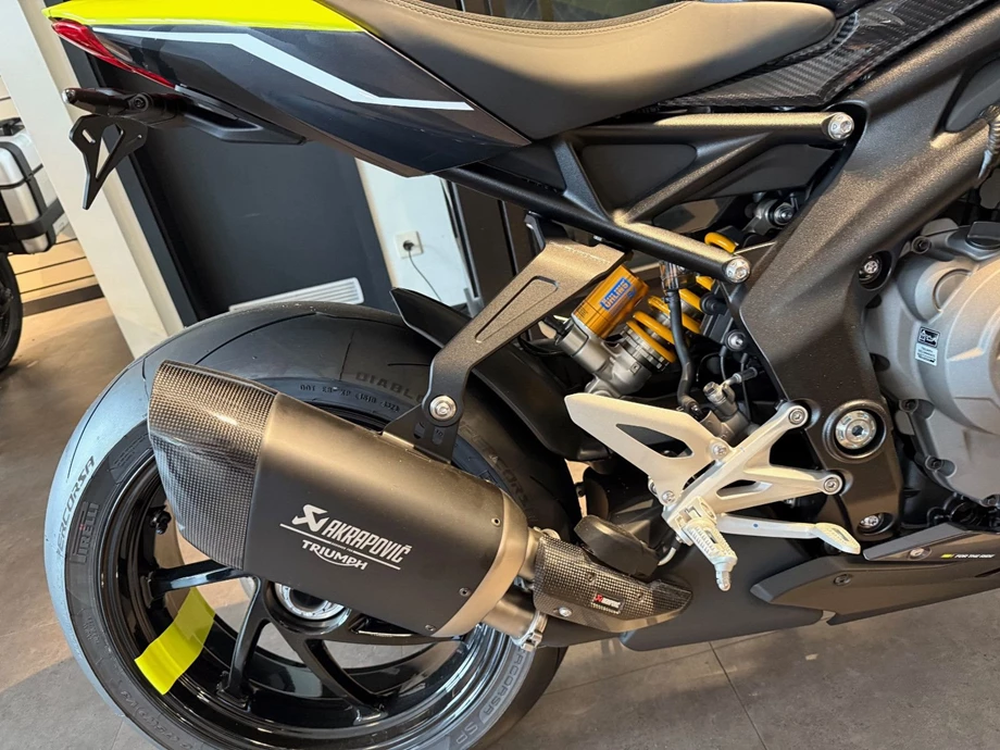 Angebot Triumph Speed Triple 1200 RX Bild 6: Angebot Triumph Speed Triple 1200 RX