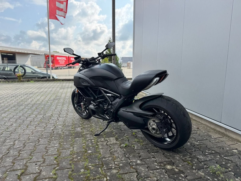Angebot Ducati Diavel 1200 Dark Bild 10: Angebot Ducati Diavel 1200 Dark