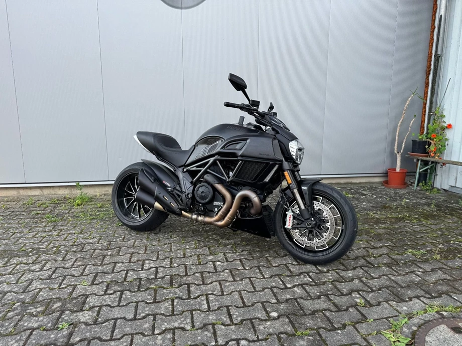 Angebot Ducati Diavel 1200 Dark Bild 2: Angebot Ducati Diavel 1200 Dark