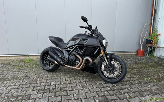 Gebrauchtmotorrad Ducati Diavel 1200 Dark - Bild 2