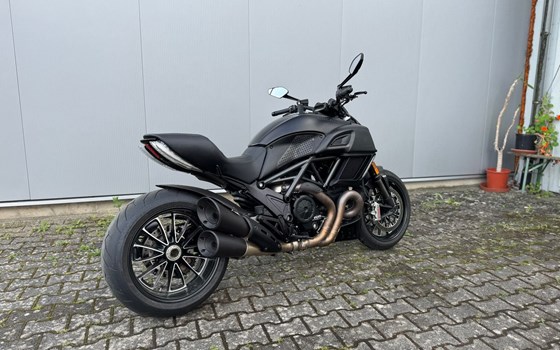 Gebrauchtmotorrad Ducati Diavel 1200 Dark - Bild 4
