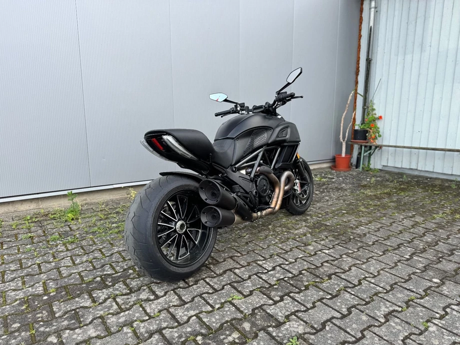 Angebot Ducati Diavel 1200 Dark Bild 5: Angebot Ducati Diavel 1200 Dark