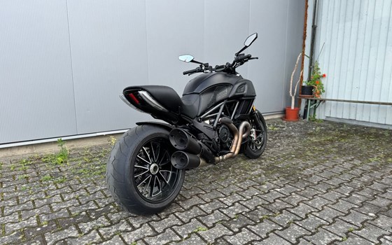 Gebrauchtmotorrad Ducati Diavel 1200 Dark - Bild 5