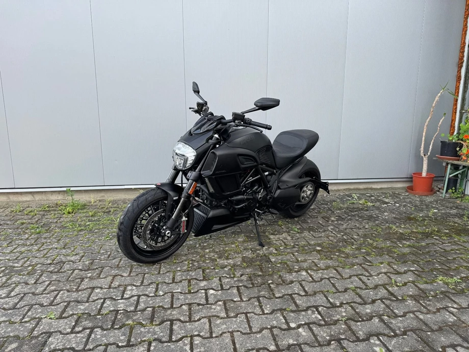 Angebot Ducati Diavel 1200 Dark Bild 7: Angebot Ducati Diavel 1200 Dark