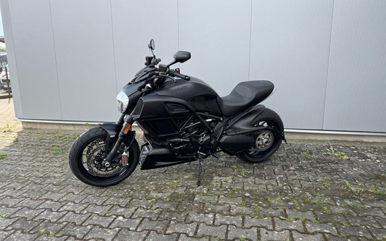 Gebrauchtmotorrad Ducati Diavel 1200 Dark - Bild 8