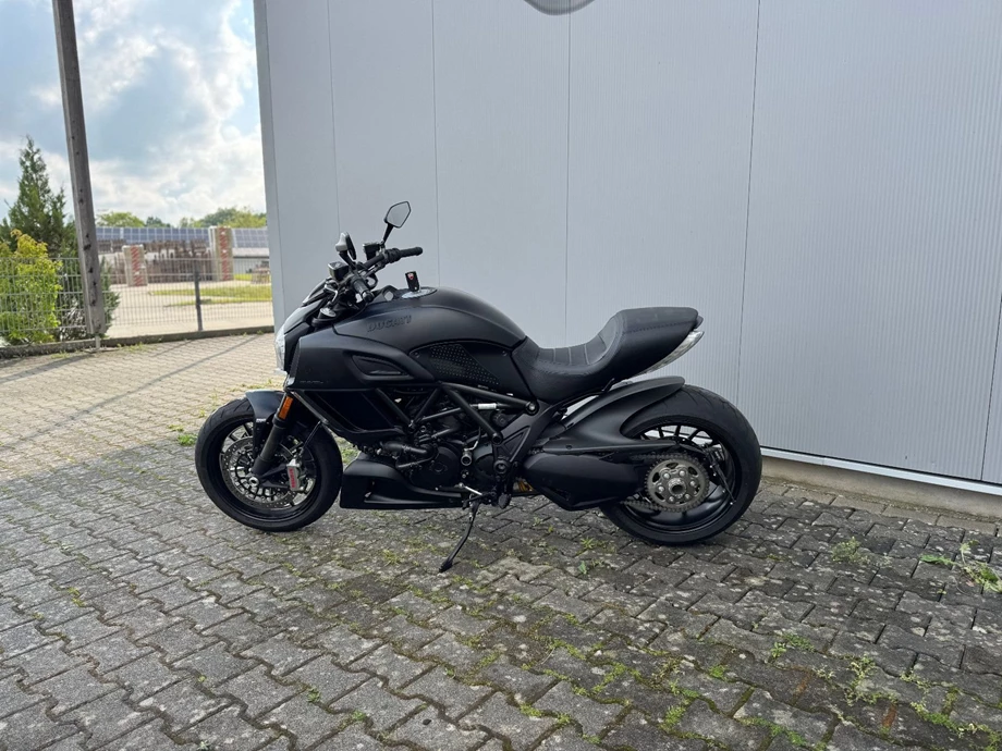 Angebot Ducati Diavel 1200 Dark Bild 9: Angebot Ducati Diavel 1200 Dark