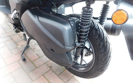 Gebrauchtmotorrad Yamaha XMAX 300 - Bild 8