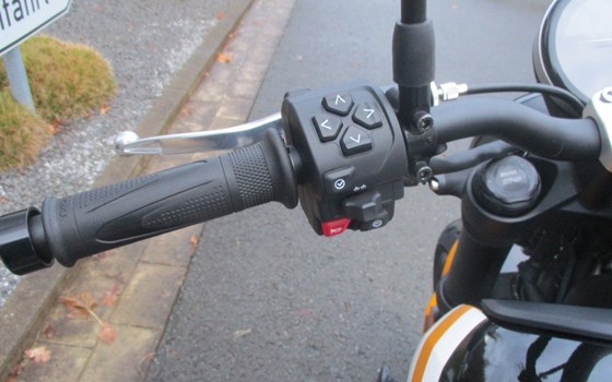 Gebrauchtmotorrad Triumph Trident 660 - Bild 12