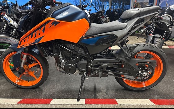 Neufahrzeug KTM 125 Duke - Bild 18