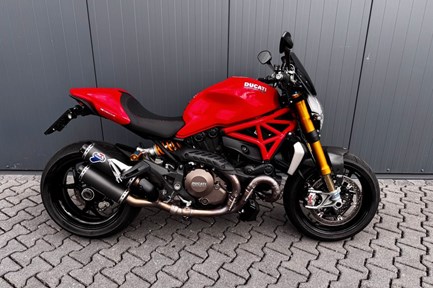 Ducati Monster 1200 S