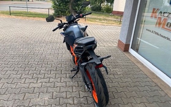 Neufahrzeug KTM 390 Duke - Bild 4