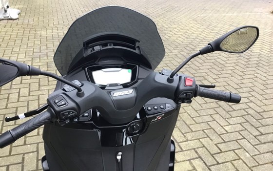 Neufahrzeug Piaggio MP3 310 Sport - Bild 14