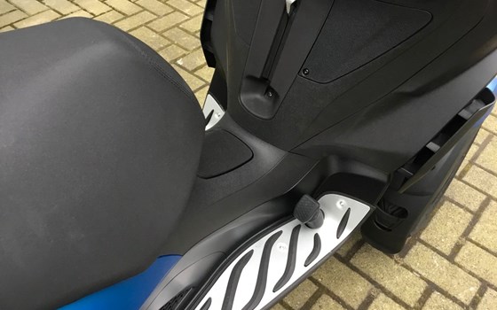 Neufahrzeug Piaggio MP3 310 - Bild 7