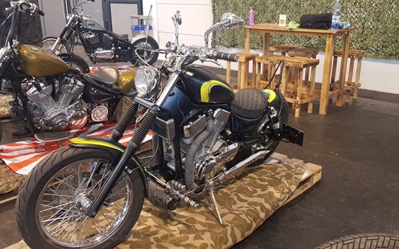 Gebrauchtmotorrad Suzuki Intruder VS 1400 - Bild 1 Gebrauchtmotorrad Suzuki Intruder VS 1400 - Bild 1