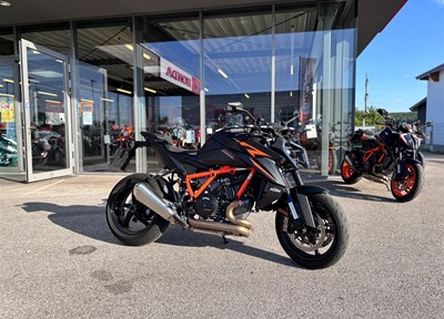 GEBRAUCHTFAHRZEUG KTM 1390 Super Duke R EVO