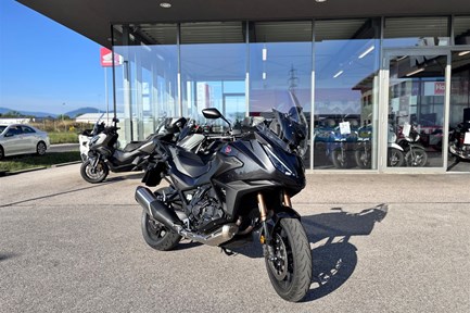Honda NT1100 DCT Electronic Suspension