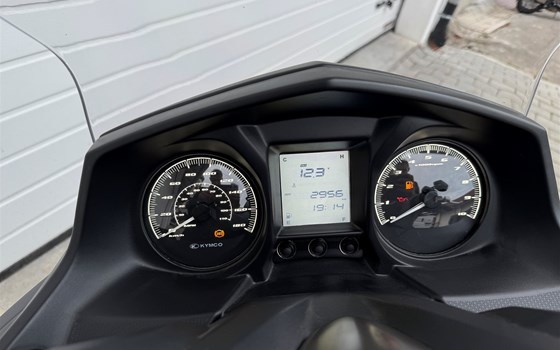 Gebrauchtmotorrad Kymco X-Town CT 300i ABS - Bild 8