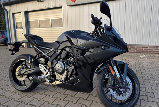 Suzuki GSX-8R
