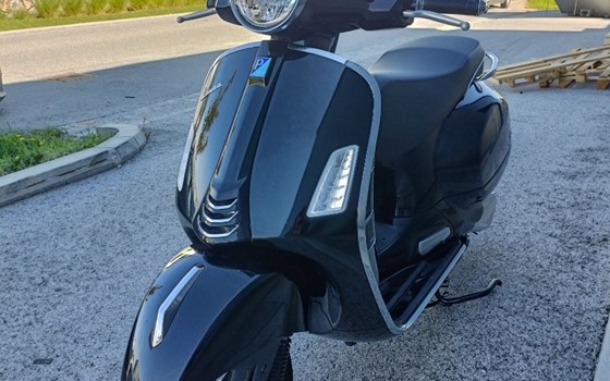 Gebrauchtmotorrad Vespa GTS 300 Super - Bild 6 Gebrauchtmotorrad Vespa GTS 300 Super - Bild 6