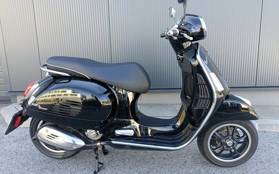 Gebrauchtmotorrad Vespa GTS 300 Super - Bild 1 Gebrauchtmotorrad Vespa GTS 300 Super - Bild 1